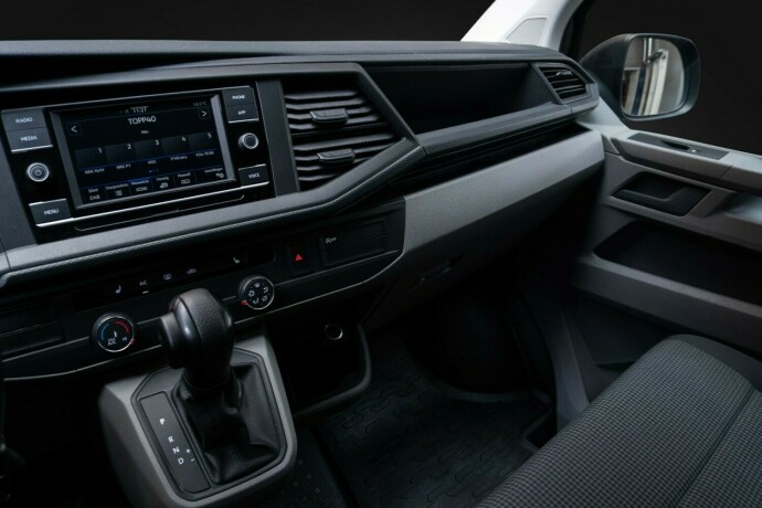 volkswagen-transporter-diesel-2022-big-15