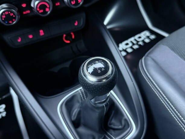 audi-a1-bensin-2015-big-26