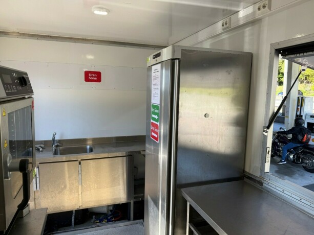 mercedes-benz-sprinter-diesel-2020-big-15