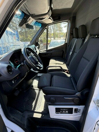 mercedes-benz-sprinter-diesel-2020-big-7