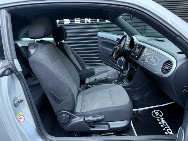 volkswagen-beetle-bensin-2012-big-25