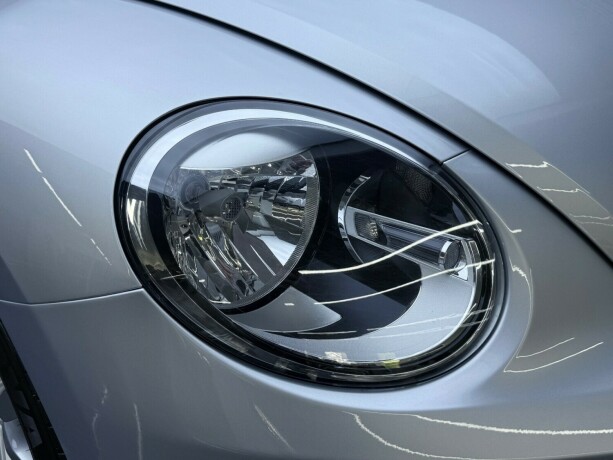 volkswagen-beetle-bensin-2012-big-3