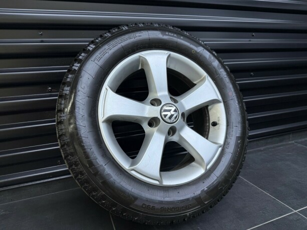 volkswagen-beetle-bensin-2012-big-28