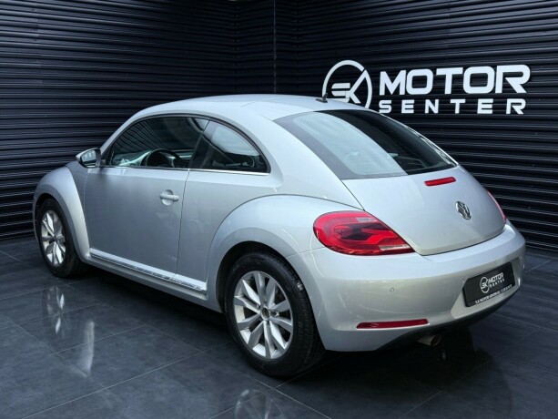 volkswagen-beetle-bensin-2012-big-1