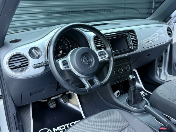 volkswagen-beetle-bensin-2012-big-10