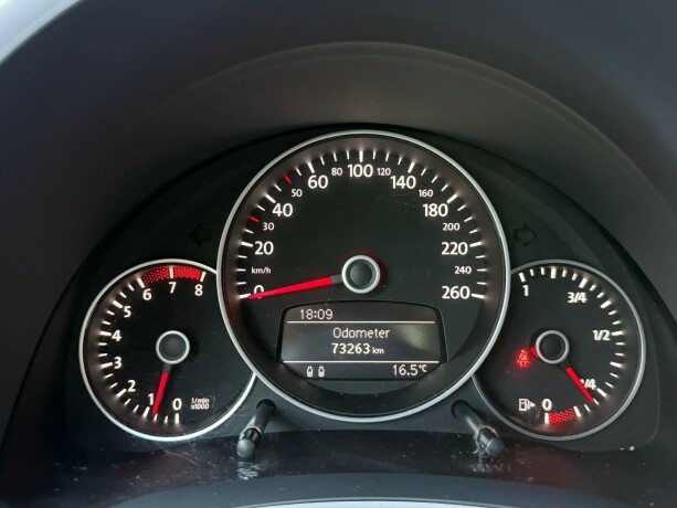 volkswagen-beetle-bensin-2012-big-16