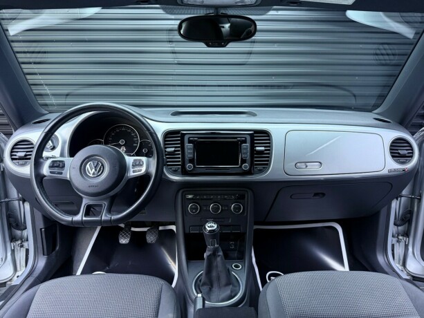 volkswagen-beetle-bensin-2012-big-9
