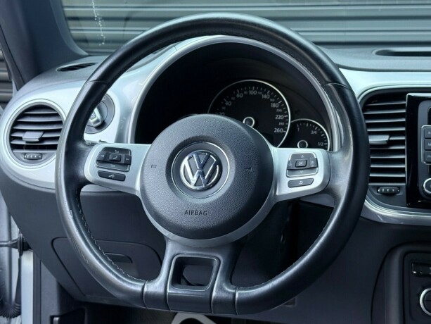 volkswagen-beetle-bensin-2012-big-12