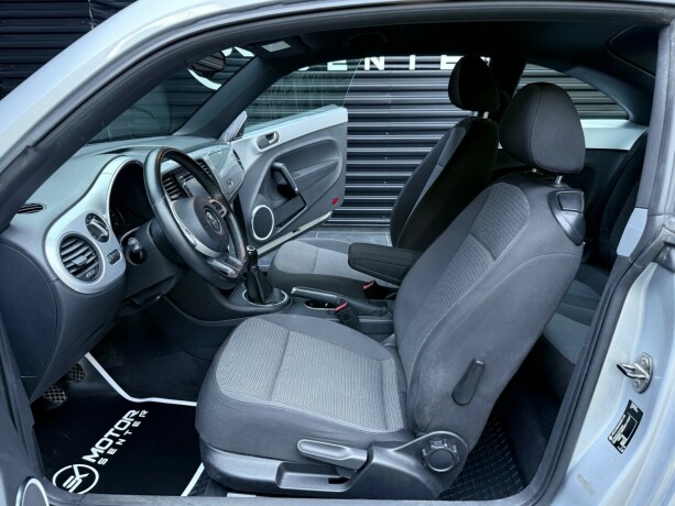 volkswagen-beetle-bensin-2012-big-24
