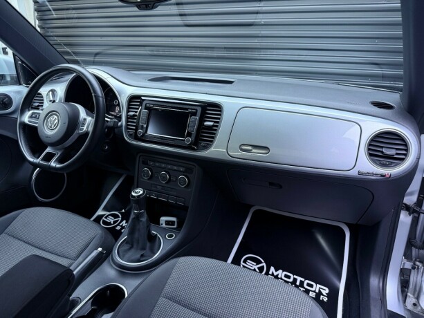 volkswagen-beetle-bensin-2012-big-11
