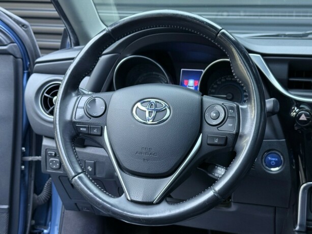 toyota-auris-elektrisitetbensin-2016-big-10