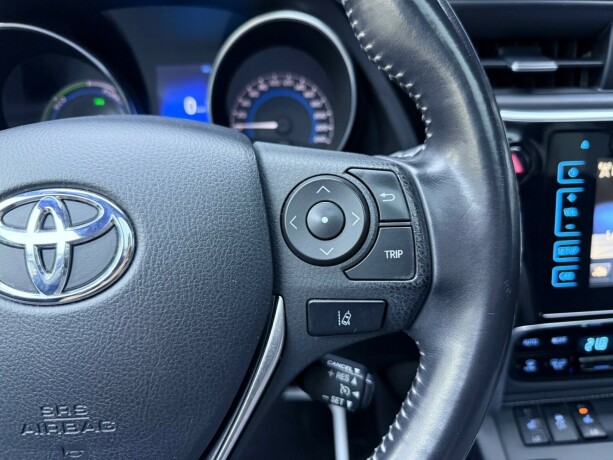 toyota-auris-elektrisitetbensin-2016-big-13