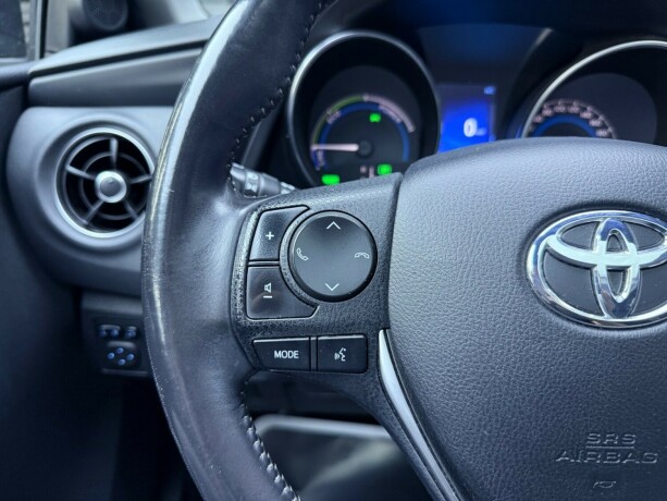 toyota-auris-elektrisitetbensin-2016-big-12