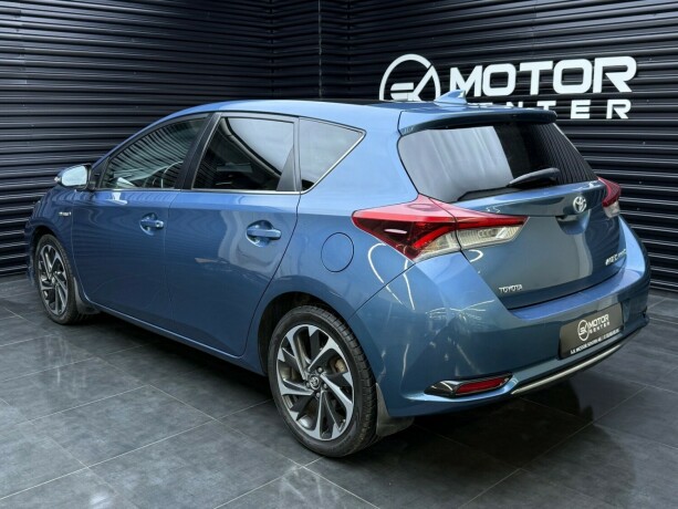toyota-auris-elektrisitetbensin-2016-big-1