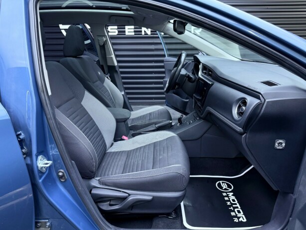 toyota-auris-elektrisitetbensin-2016-big-25