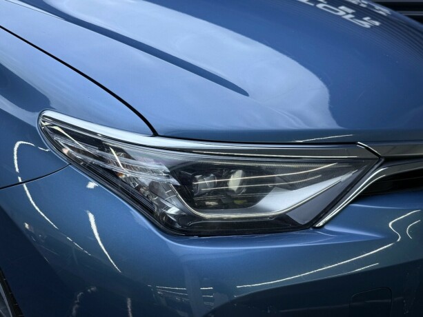 toyota-auris-elektrisitetbensin-2016-big-3