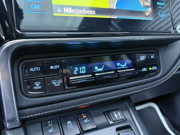 toyota-auris-elektrisitetbensin-2016-big-21