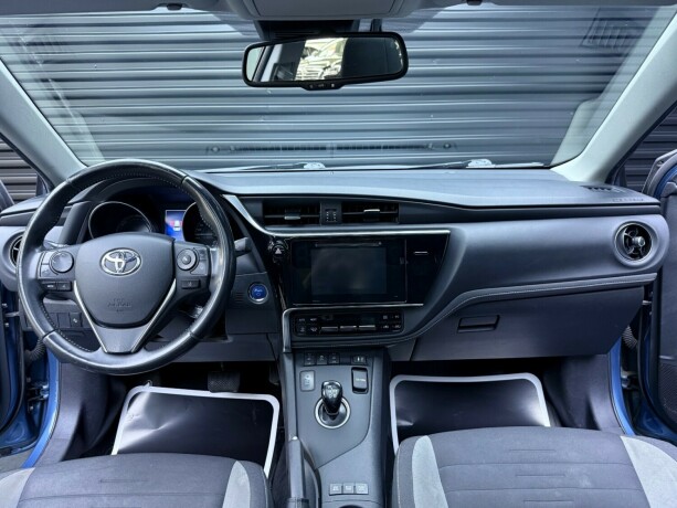 toyota-auris-elektrisitetbensin-2016-big-7