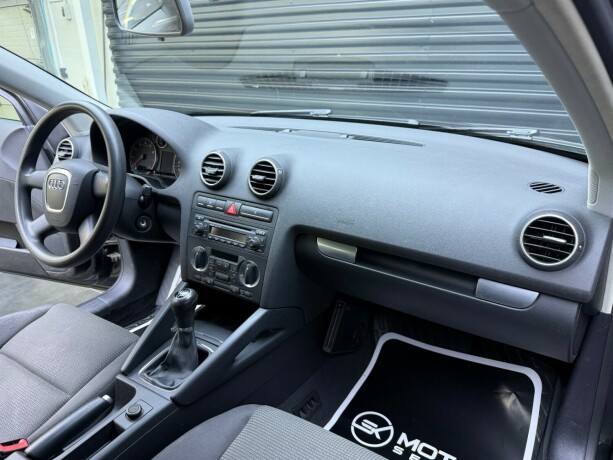 audi-a3-bensin-2005-big-11