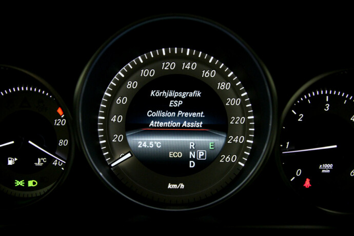mercedes-benz-e-klasse-diesel-2015-big-29