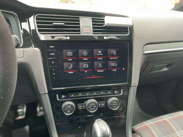 volkswagen-golf-bensin-2017-big-18
