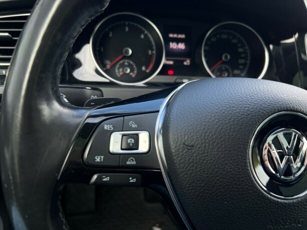 volkswagen-golf-diesel-2014-big-19
