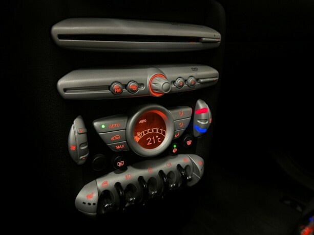 mini-cooper-diesel-2010-big-15