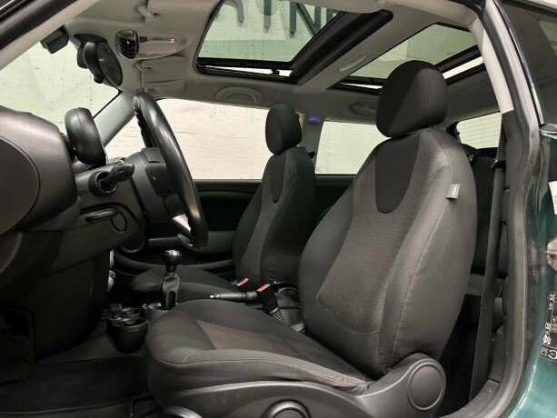 mini-cooper-diesel-2010-big-18