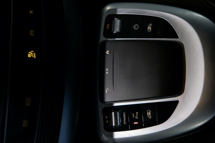 mercedes-benz-eqv-elektrisitet-2022-big-19