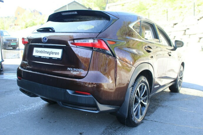 lexus-nx-300h-elektrisitetbensin-2016-big-3