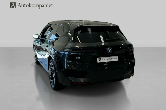 bmw-ix-xdrive-50-elektrisitet-2022-big-4