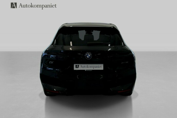 bmw-ix-xdrive-50-elektrisitet-2022-big-5