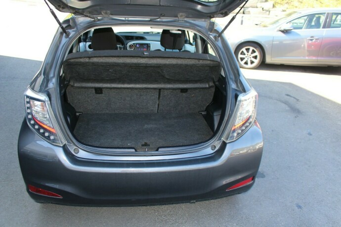 toyota-yaris-bensin-2013-big-4