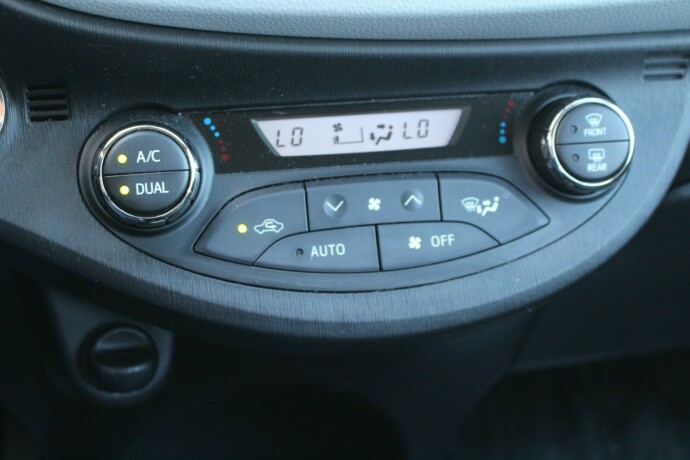 toyota-yaris-bensin-2013-big-12