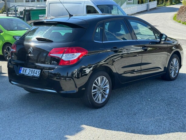 citroen-c4-diesel-2011-big-4