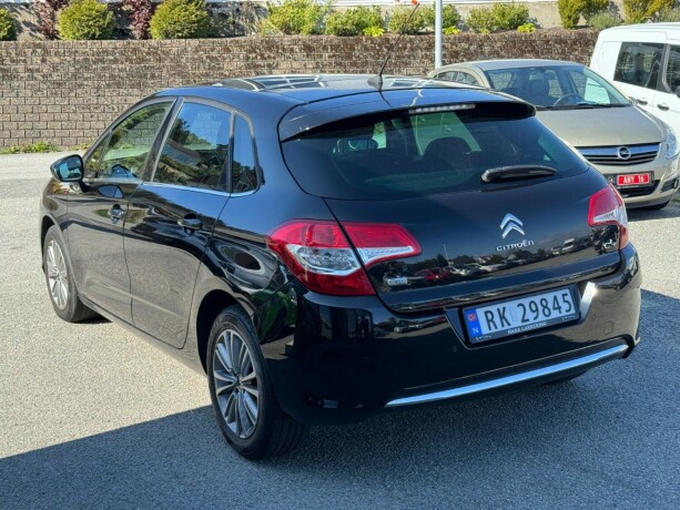 citroen-c4-diesel-2011-big-5