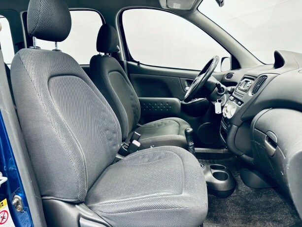 toyota-yaris-verso-bensin-2004-big-15