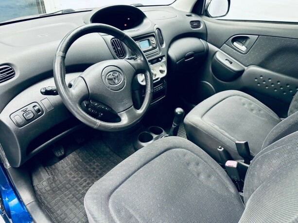 toyota-yaris-verso-bensin-2004-big-11