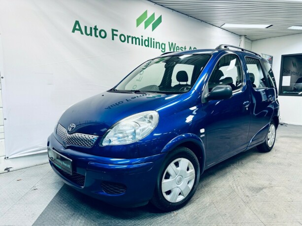 toyota-yaris-verso-bensin-2004-big-1