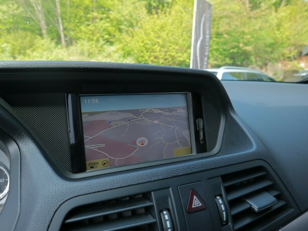 mercedes-benz-e-klasse-bensin-2012-big-18