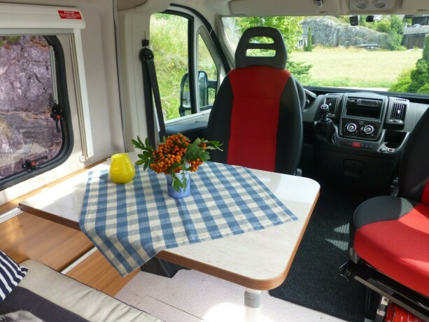 weinsberg-r47-diesel-2012-big-4