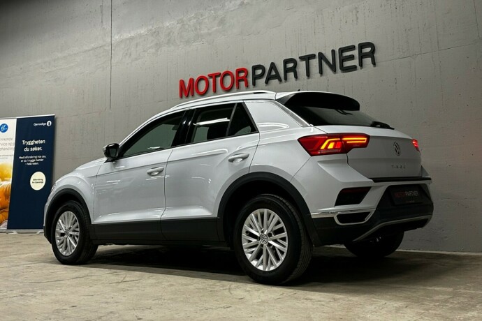 volkswagen-t-roc-bensin-2018-big-4