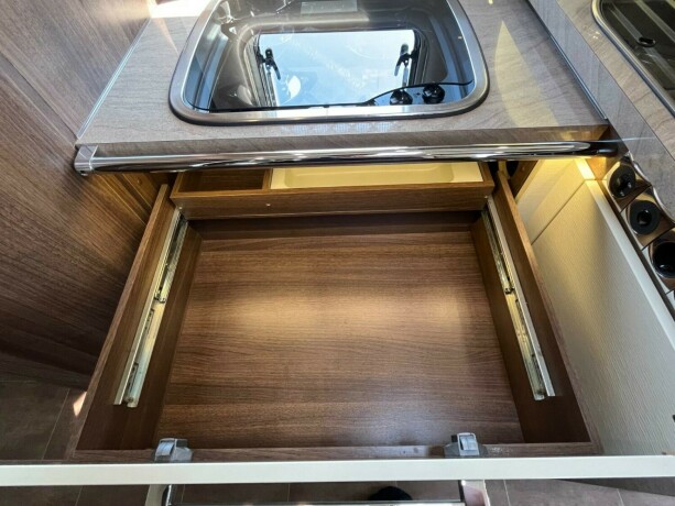 burstner-elegance-i890g-queensbed-senkeseng-hydrualiske-st216ttebein-alde-god-nyttelast-automatgir-diesel-2012-big-51