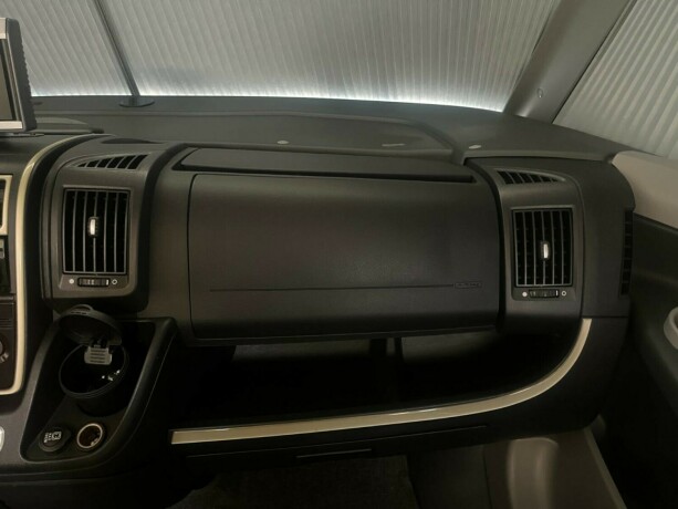 burstner-elegance-i890g-queensbed-senkeseng-hydrualiske-st216ttebein-alde-god-nyttelast-automatgir-diesel-2012-big-22