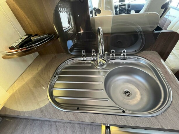 burstner-elegance-i890g-queensbed-senkeseng-hydrualiske-st216ttebein-alde-god-nyttelast-automatgir-diesel-2012-big-48