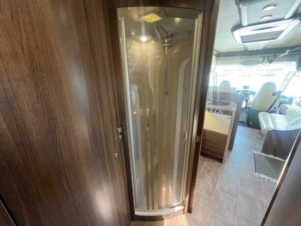 burstner-elegance-i890g-queensbed-senkeseng-hydrualiske-st216ttebein-alde-god-nyttelast-automatgir-diesel-2012-big-64