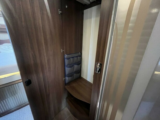 burstner-elegance-i890g-queensbed-senkeseng-hydrualiske-st216ttebein-alde-god-nyttelast-automatgir-diesel-2012-big-67