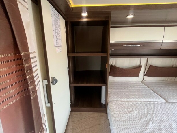 burstner-elegance-i890g-queensbed-senkeseng-hydrualiske-st216ttebein-alde-god-nyttelast-automatgir-diesel-2012-big-70