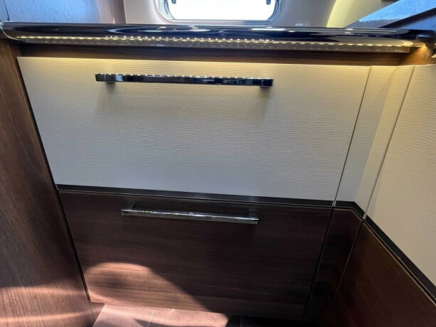 burstner-elegance-i890g-queensbed-senkeseng-hydrualiske-st216ttebein-alde-god-nyttelast-automatgir-diesel-2012-big-50
