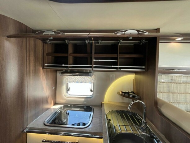 burstner-elegance-i890g-queensbed-senkeseng-hydrualiske-st216ttebein-alde-god-nyttelast-automatgir-diesel-2012-big-46